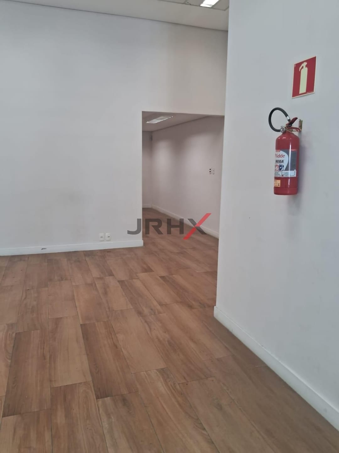 Casa à venda e aluguel com 1 quarto, 400m² - Foto 5
