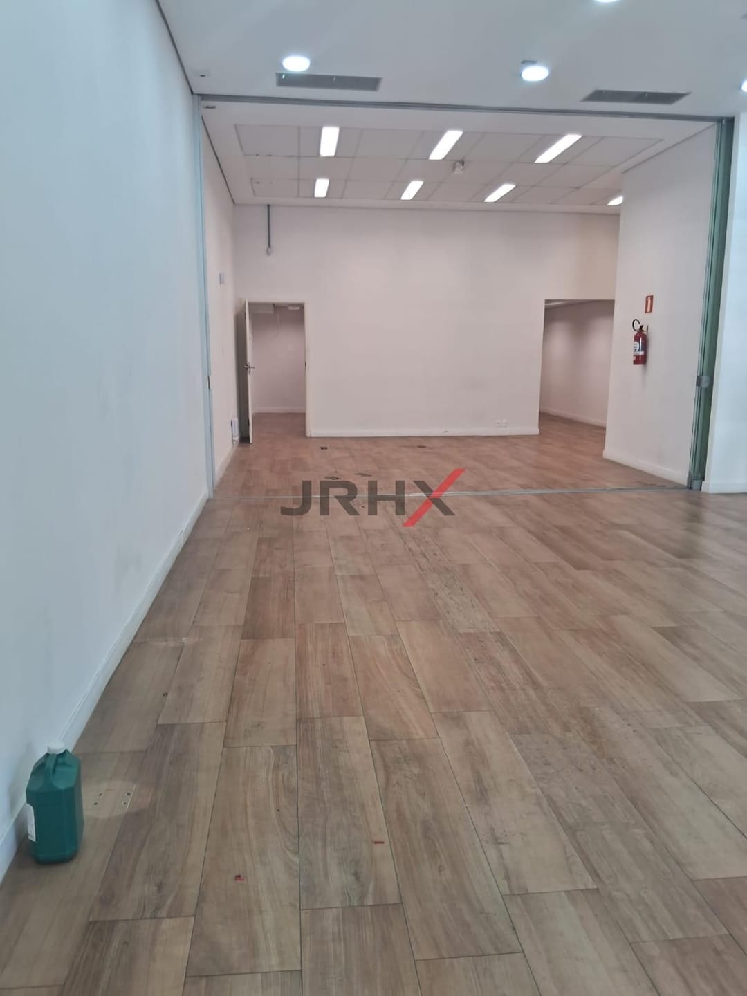 Casa à venda e aluguel com 1 quarto, 400m² - Foto 8