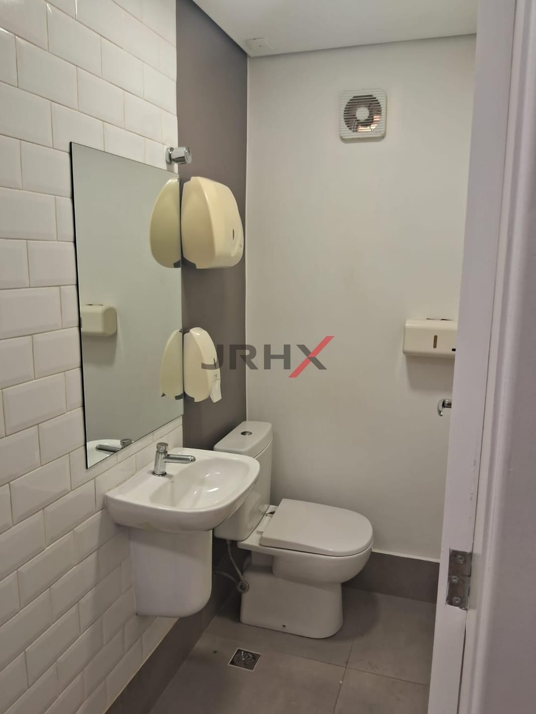 Casa à venda e aluguel com 1 quarto, 400m² - Foto 18