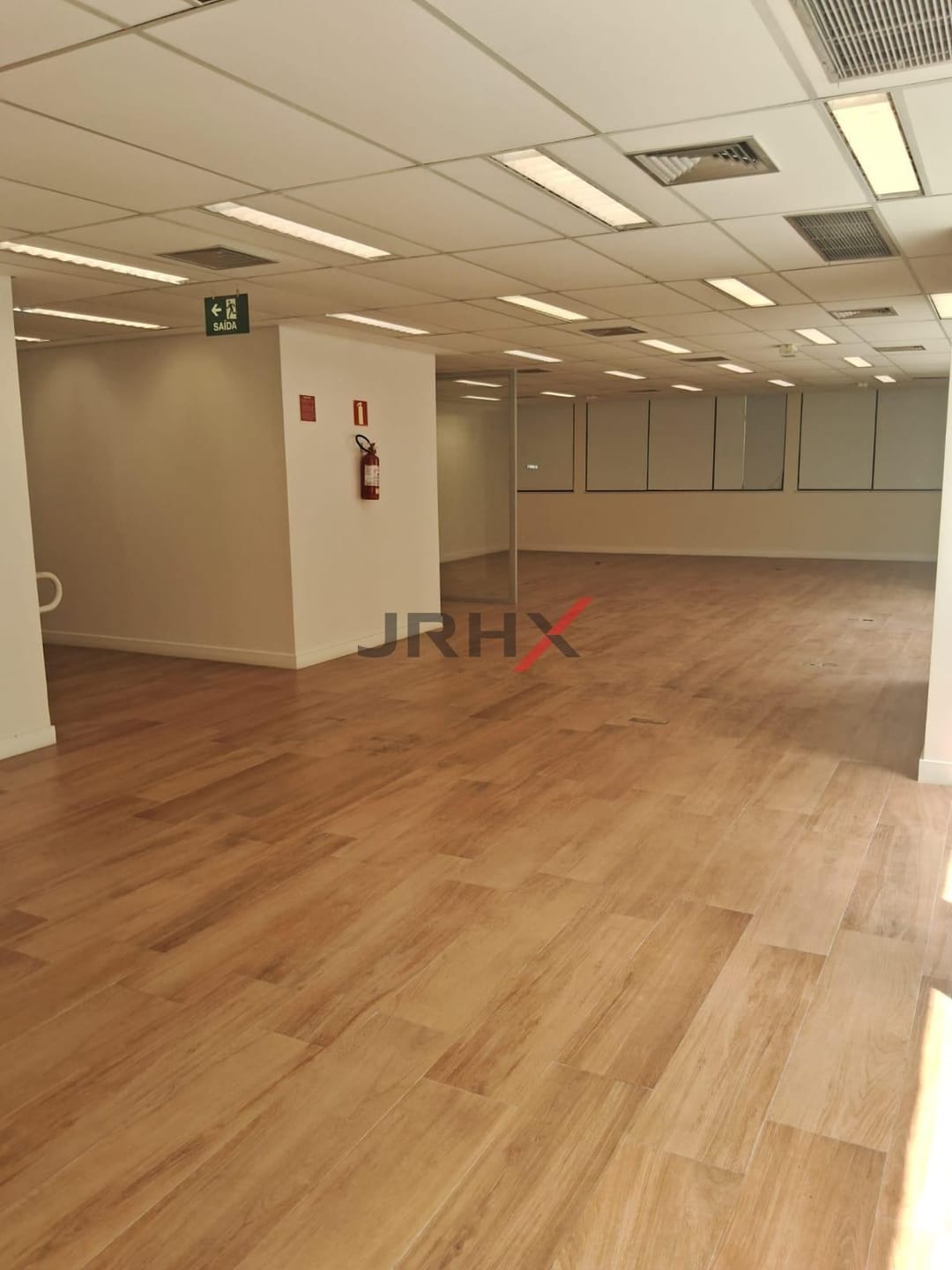 Casa à venda e aluguel com 1 quarto, 400m² - Foto 37