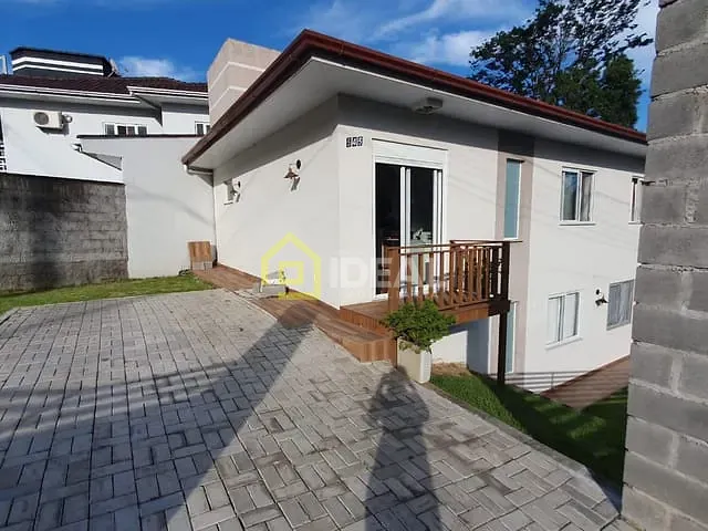 Casa 4 quartos e 3 banheiros, à venda, no bairro Centro em Piratuba