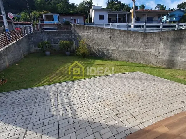 Casa 4 quartos e 3 banheiros, à venda, no bairro Centro em Piratuba