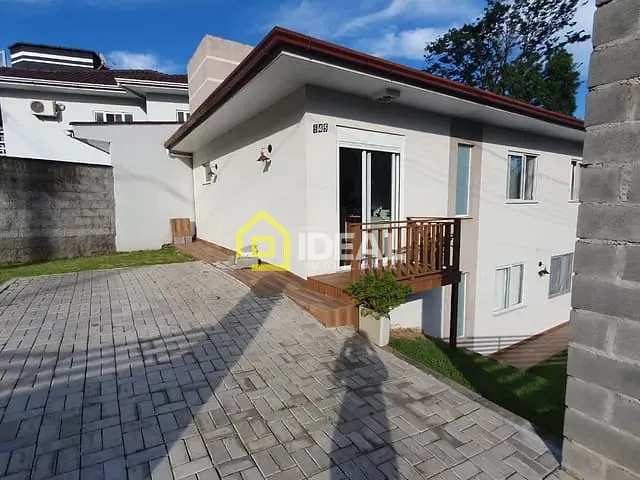 Casa 4 quartos e 3 banheiros, à venda, no bairro Centro em Piratuba