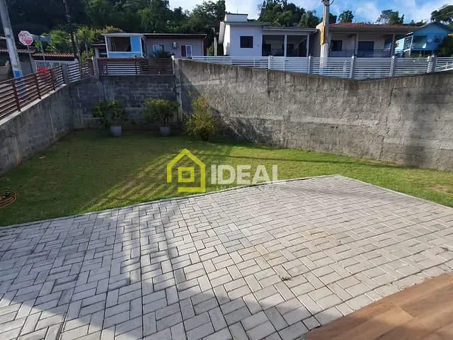 Casa 4 quartos e 3 banheiros, à venda, no bairro Centro em Piratuba