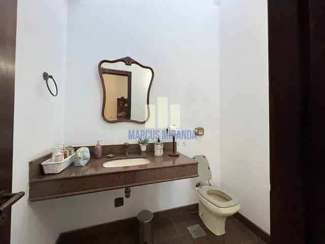Casa com 909m² 6 quartos e 8 banheiros, à venda, no bairro Barra da Tijuca em Rio de Janeiro