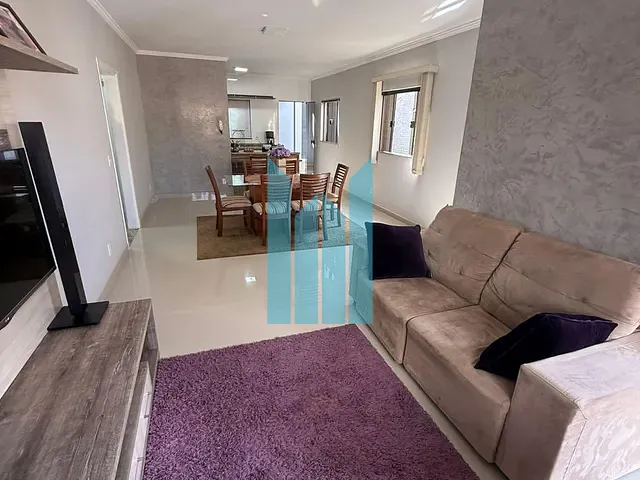 Casa com 319m² 3 quartos e 2 banheiros, à venda, no bairro Santa Ângela em Poços de Caldas