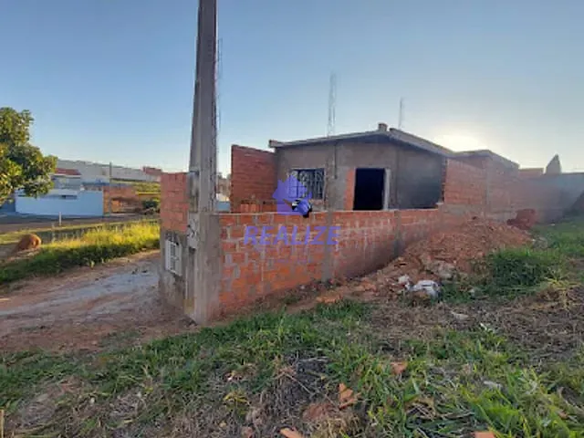 Casa com 125m² 2 quartos e 1 banheiro, à venda, no bairro Parque Marajoara em Botucatu