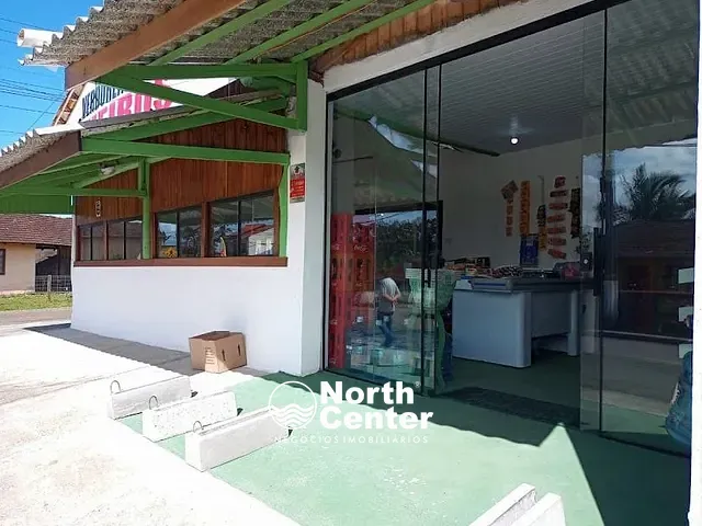 Casa com 325m² 1 quarto e 2 banheiros, à venda, no bairro Pinheiros em Balneário Barra do Sul
