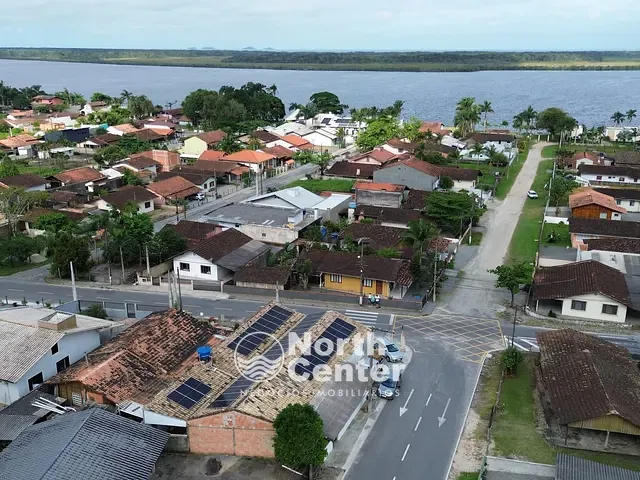Casa com 325m² 1 quarto e 2 banheiros, à venda, no bairro Pinheiros em Balneário Barra do Sul