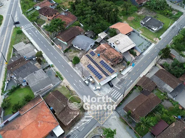 Casa com 325m² 1 quarto e 2 banheiros, à venda, no bairro Pinheiros em Balneário Barra do Sul