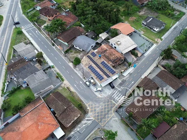 Casa com 325m² 1 quarto e 2 banheiros, à venda, no bairro Pinheiros em Balneário Barra do Sul