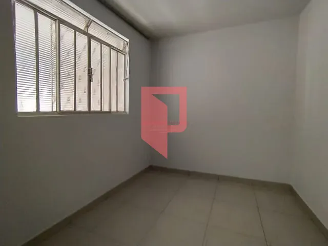 Casa com 90m² 2 quartos e 2 banheiros, para alugar, no bairro Caiçaras em Belo Horizonte