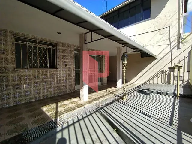 Casa com 90m² 2 quartos e 2 banheiros, para alugar, no bairro Caiçaras em Belo Horizonte
