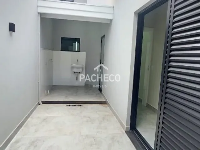 Casa com 150m² 3 quartos e 2 banheiros, à venda, no bairro Parque Universitario em Americana