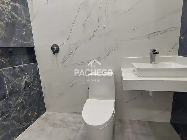 Casa com 150m² 3 quartos e 2 banheiros, à venda, no bairro Parque Universitario em Americana