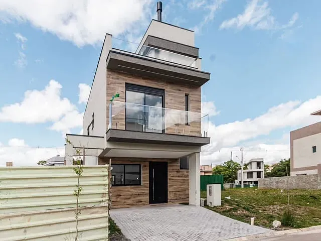 Casa com 160m² 3 quartos e 4 banheiros, à venda, no bairro Santa Cândida em Curitiba