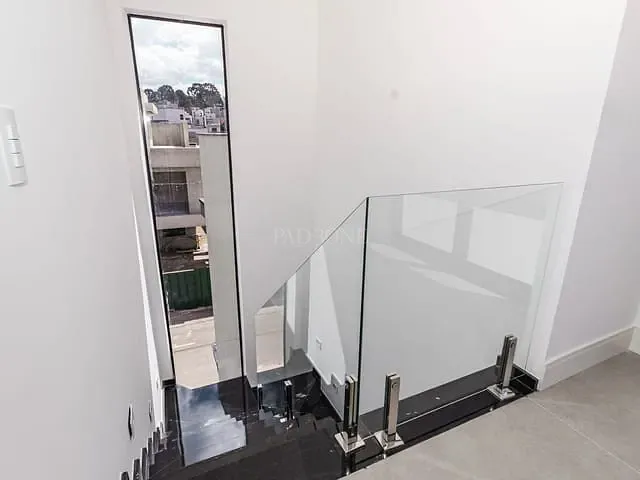 Casa com 160m² 3 quartos e 4 banheiros, à venda, no bairro Santa Cândida em Curitiba