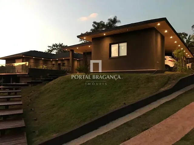 Casa com 2668m² 3 quartos e 5 banheiros, à venda, no bairro Condomínio Jardim das Palmeiras em Bragança Paulista