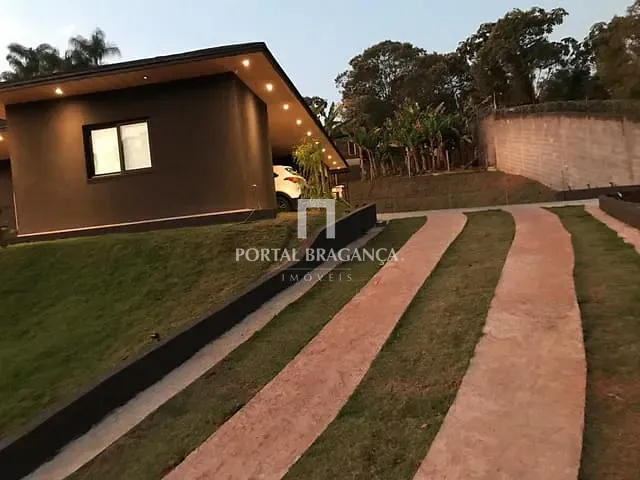 Casa com 2668m² 3 quartos e 5 banheiros, à venda, no bairro Condomínio Jardim das Palmeiras em Bragança Paulista