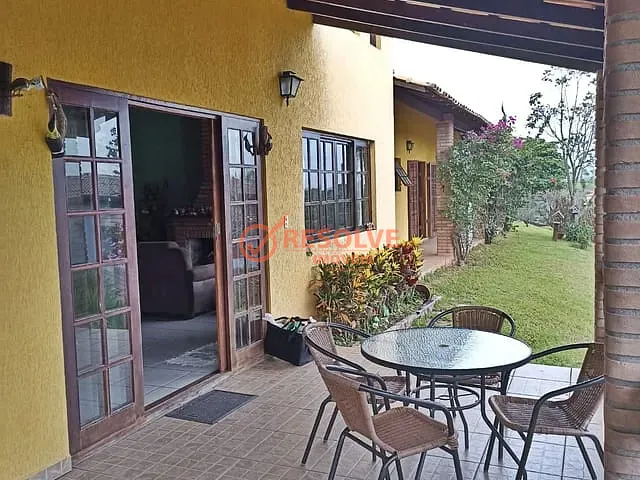 Casa com 2550m² 5 quartos e 5 banheiros, à venda, no bairro Capoeirinha em Guararema