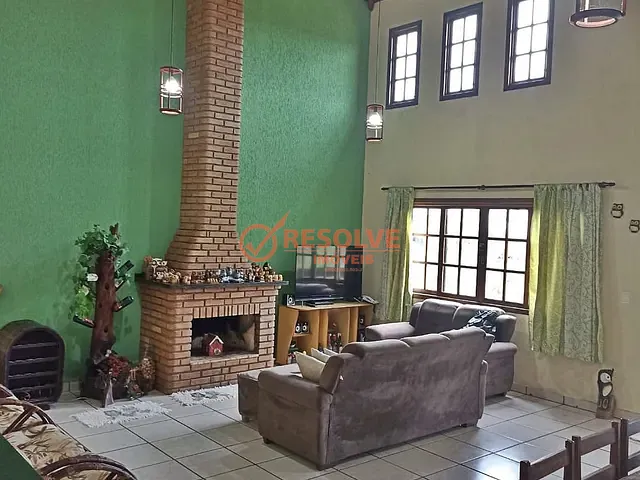 Casa com 2550m² 5 quartos e 5 banheiros, à venda, no bairro Capoeirinha em Guararema