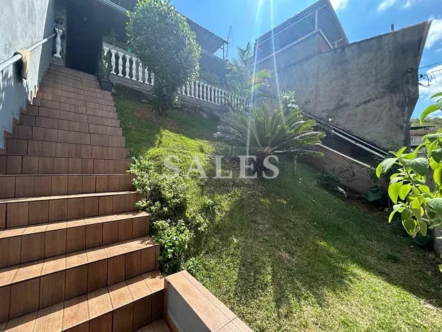 Casa com 303m² 2 quartos e 2 banheiros, à venda, no bairro Santa Luzia em Juiz de Fora