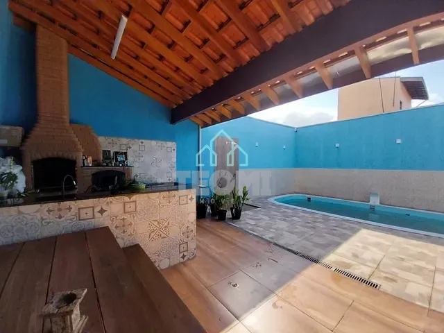 Casa com 250m² 3 quartos e 3 banheiros, à venda ou para alugar, no bairro Parque Senhor so Bonfim em Taubaté
