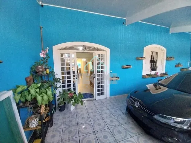 Casa com 250m² 3 quartos e 3 banheiros, à venda ou para alugar, no bairro Parque Senhor so Bonfim em Taubaté
