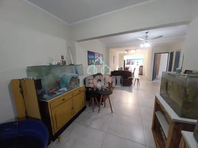 Casa com 250m² 3 quartos e 3 banheiros, à venda ou para alugar, no bairro Parque Senhor so Bonfim em Taubaté