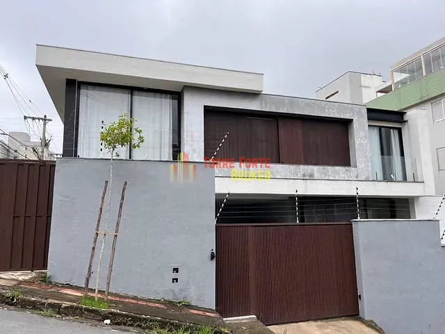 Casa com 300m² 5 quartos e 4 banheiros, à venda, no bairro Nova Granada em Belo Horizonte