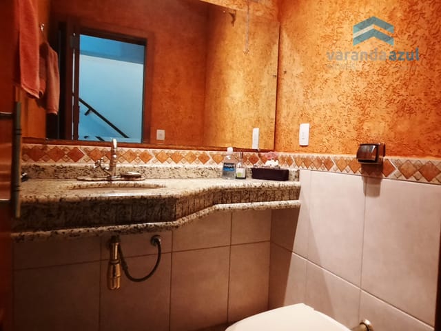 Casa com 220m² 3 quartos e 4 banheiros, à venda, no bairro Conjunto Habitacional Antônio Bovolenta em Mogi das Cruzes