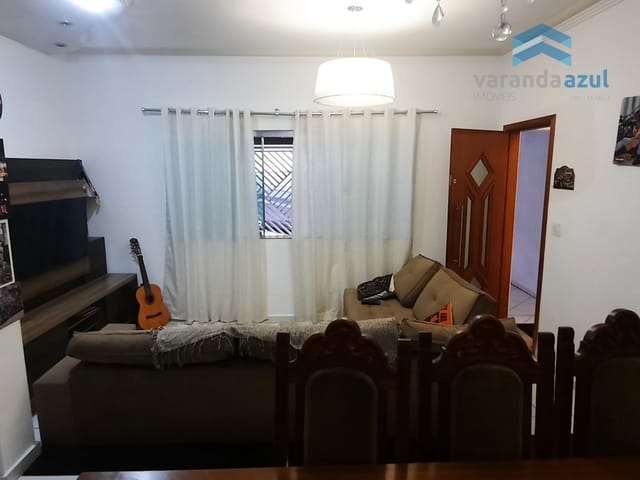 Casa com 220m² 3 quartos e 4 banheiros, à venda, no bairro Conjunto Habitacional Antônio Bovolenta em Mogi das Cruzes