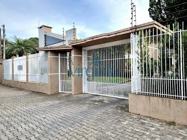 Casa com 600m² 3 quartos e 3 banheiros, à venda, no bairro Centro em Estância Velha