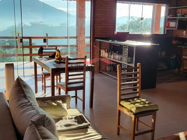 Casa com 257m² 2 quartos e 3 banheiros, à venda, no bairro Fazenda da Grama em Arrozal (Piraí)