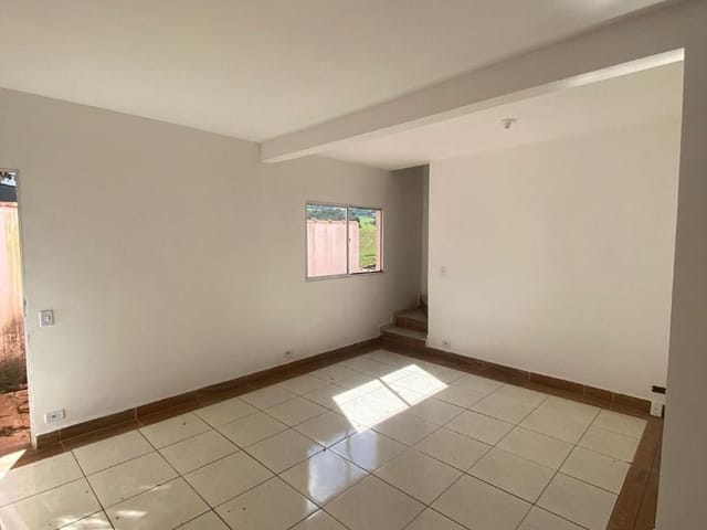 Casa 2 quartos e 1 banheiro, para alugar, no bairro Dos Pedrosos em Extrema