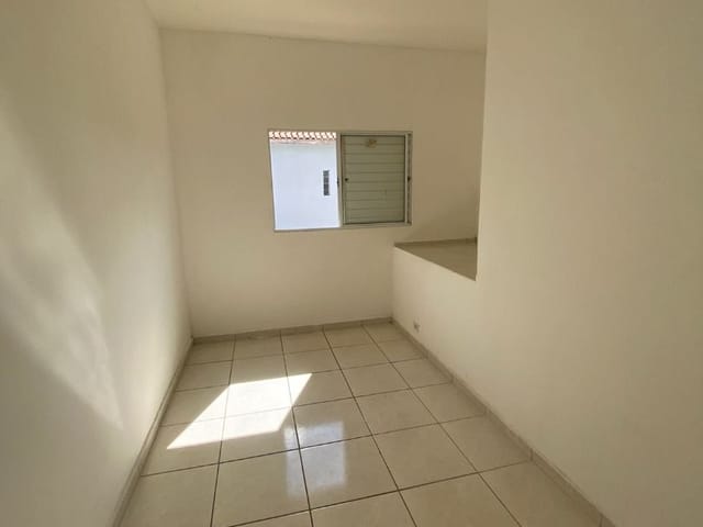 Casa 2 quartos e 1 banheiro, para alugar, no bairro Dos Pedrosos em Extrema