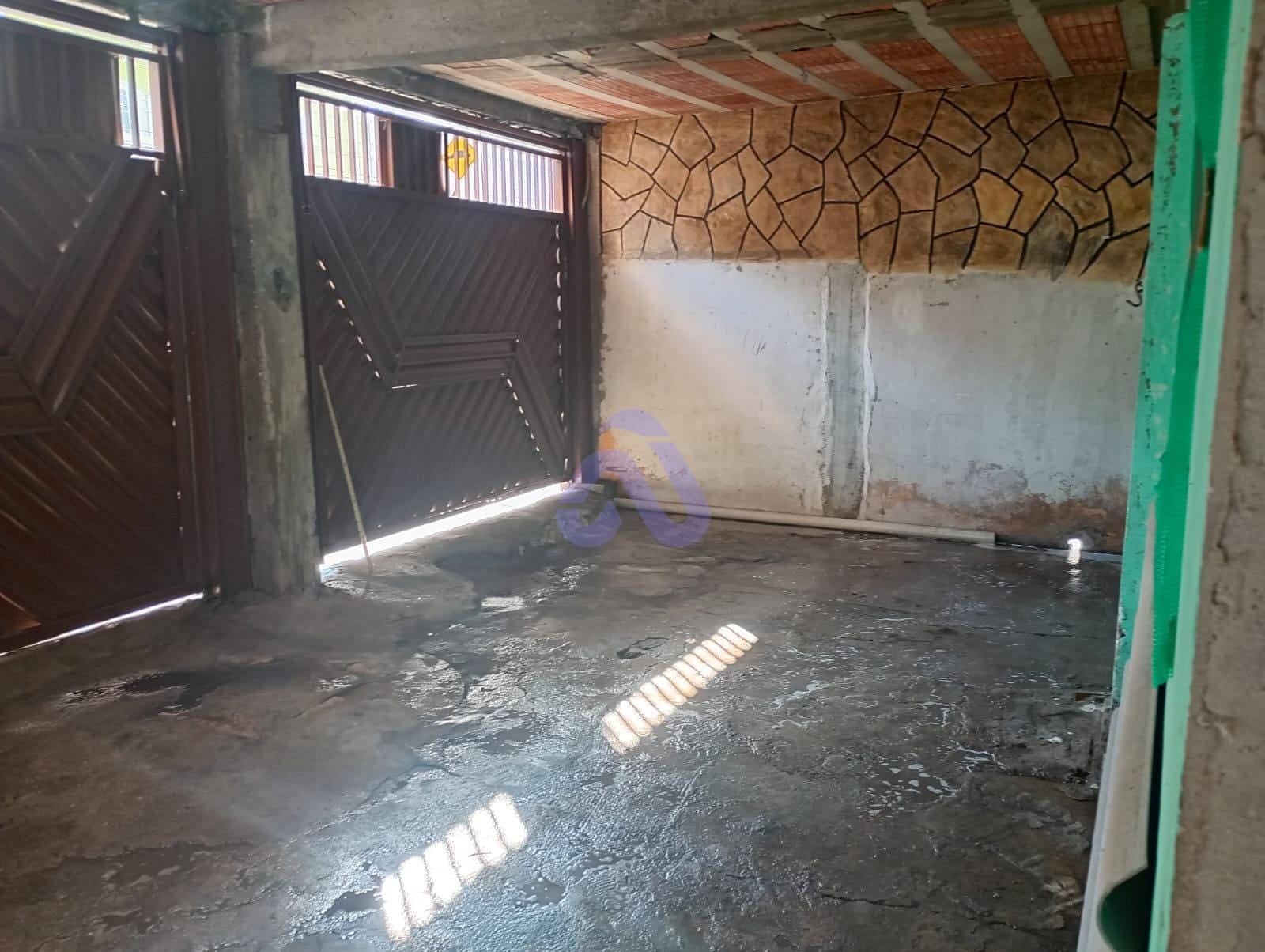 Casa à venda com 2 quartos, 132m² - Foto 1