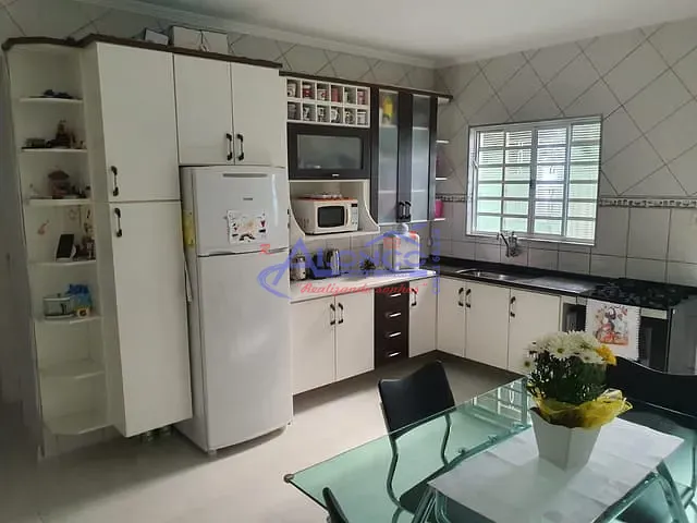 Casa com 140m² 2 quartos e 1 banheiro, à venda, no bairro Parque dos Príncipes em Jacareí