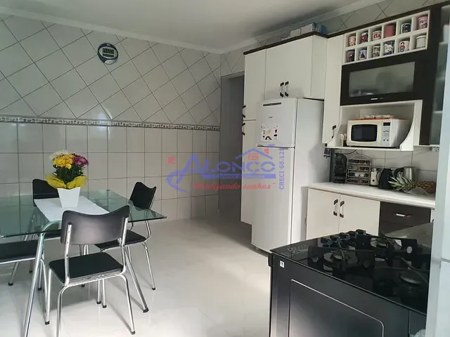 Casa com 140m² 2 quartos e 1 banheiro, à venda, no bairro Parque dos Príncipes em Jacareí