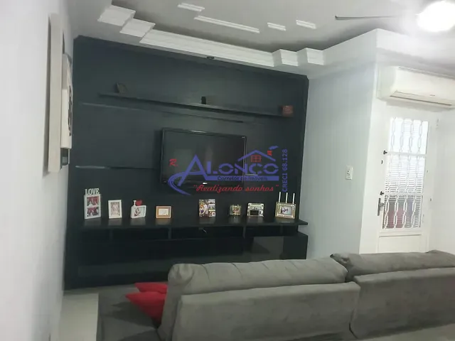 Casa com 140m² 2 quartos e 1 banheiro, à venda, no bairro Parque dos Príncipes em Jacareí