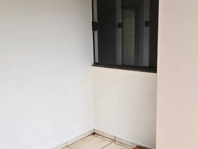 Casa 2 quartos e 1 banheiro, para alugar, no bairro Setor 3 em Ibiporã