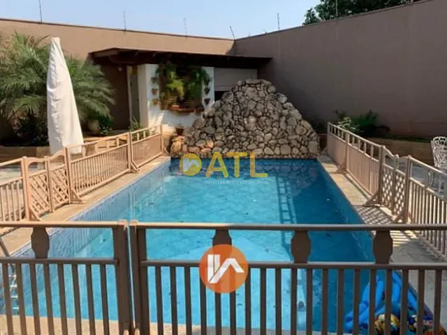 Casa com 675m² 4 quartos e 4 banheiros, à venda, no bairro Nova Ourinhos em Ourinhos