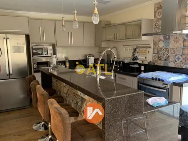 Casa com 675m² 4 quartos e 4 banheiros, à venda, no bairro Nova Ourinhos em Ourinhos