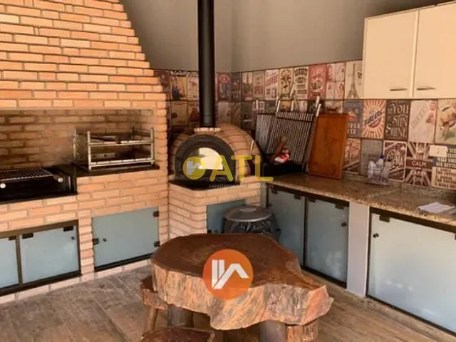 Casa com 675m² 4 quartos e 4 banheiros, à venda, no bairro Nova Ourinhos em Ourinhos