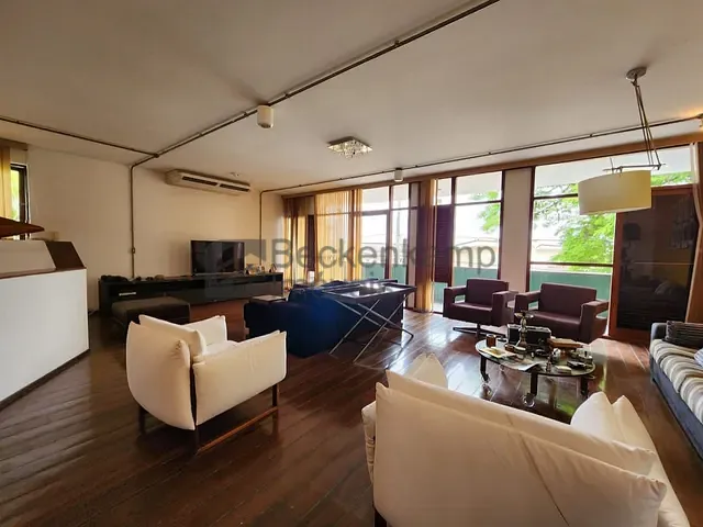 Casa 4 quartos e 5 banheiros, à venda, no bairro Jardim Amália em Volta Redonda