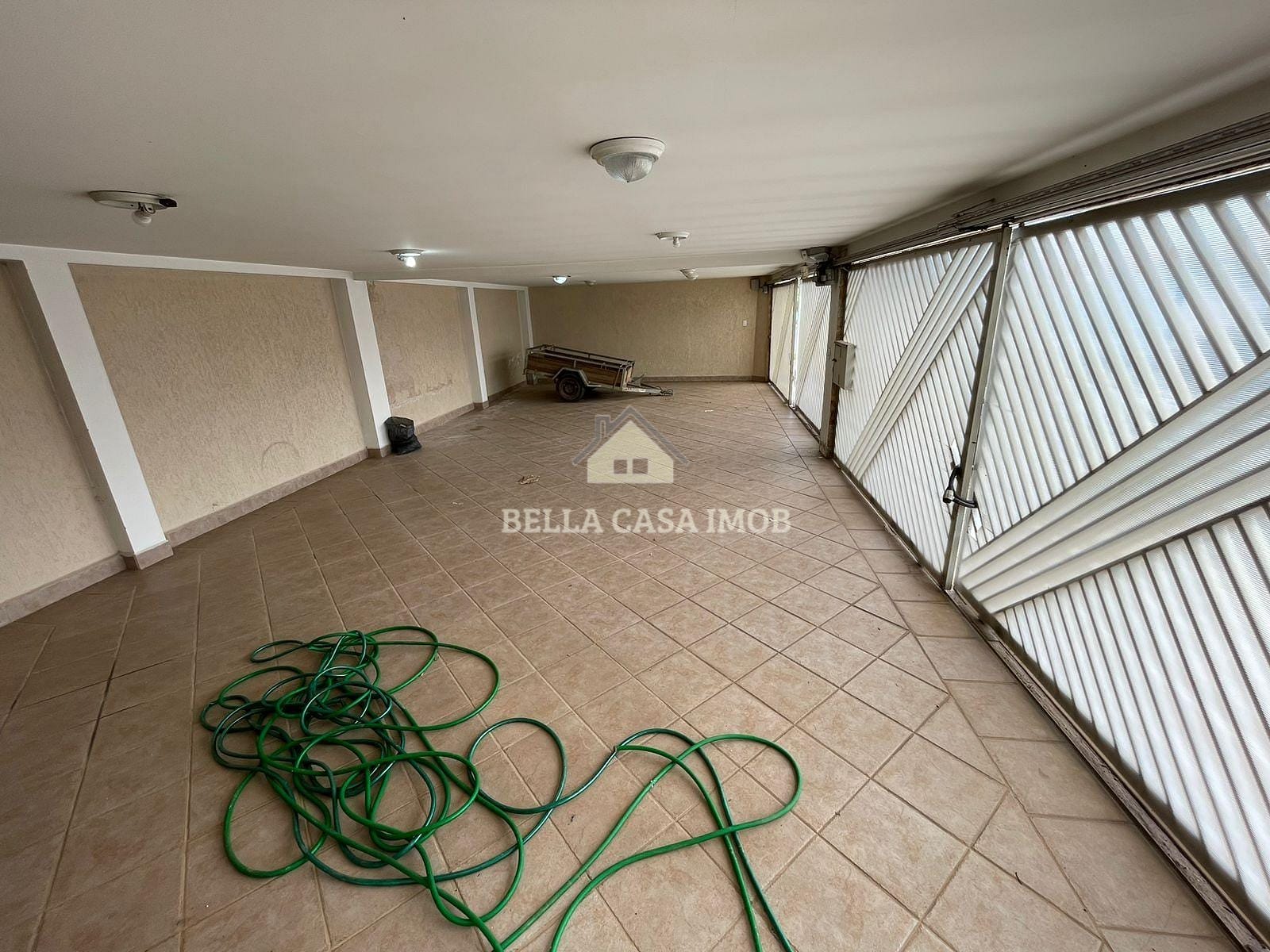 Casa à venda com 3 quartos, 375m² - Foto 3