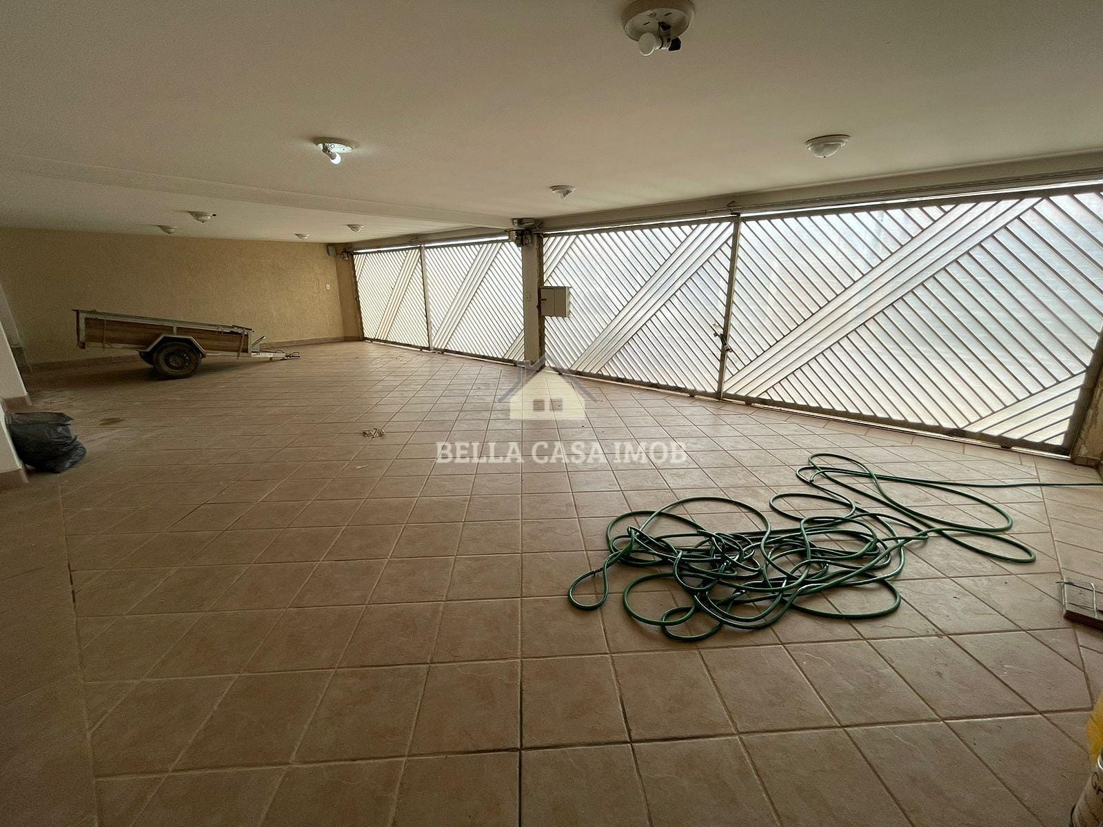 Casa à venda com 3 quartos, 375m² - Foto 7