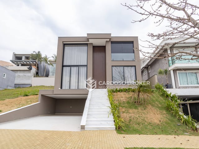 Casa com 441m² 4 quartos e 6 banheiros, à venda, no bairro Alphaville em Santana de Parnaíba