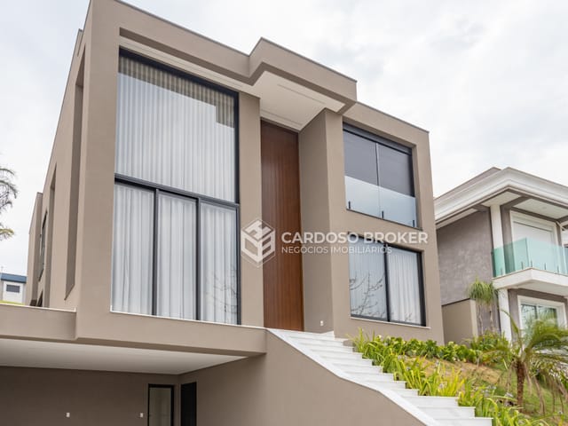 Casa com 441m² 4 quartos e 6 banheiros, à venda, no bairro Alphaville em Santana de Parnaíba
