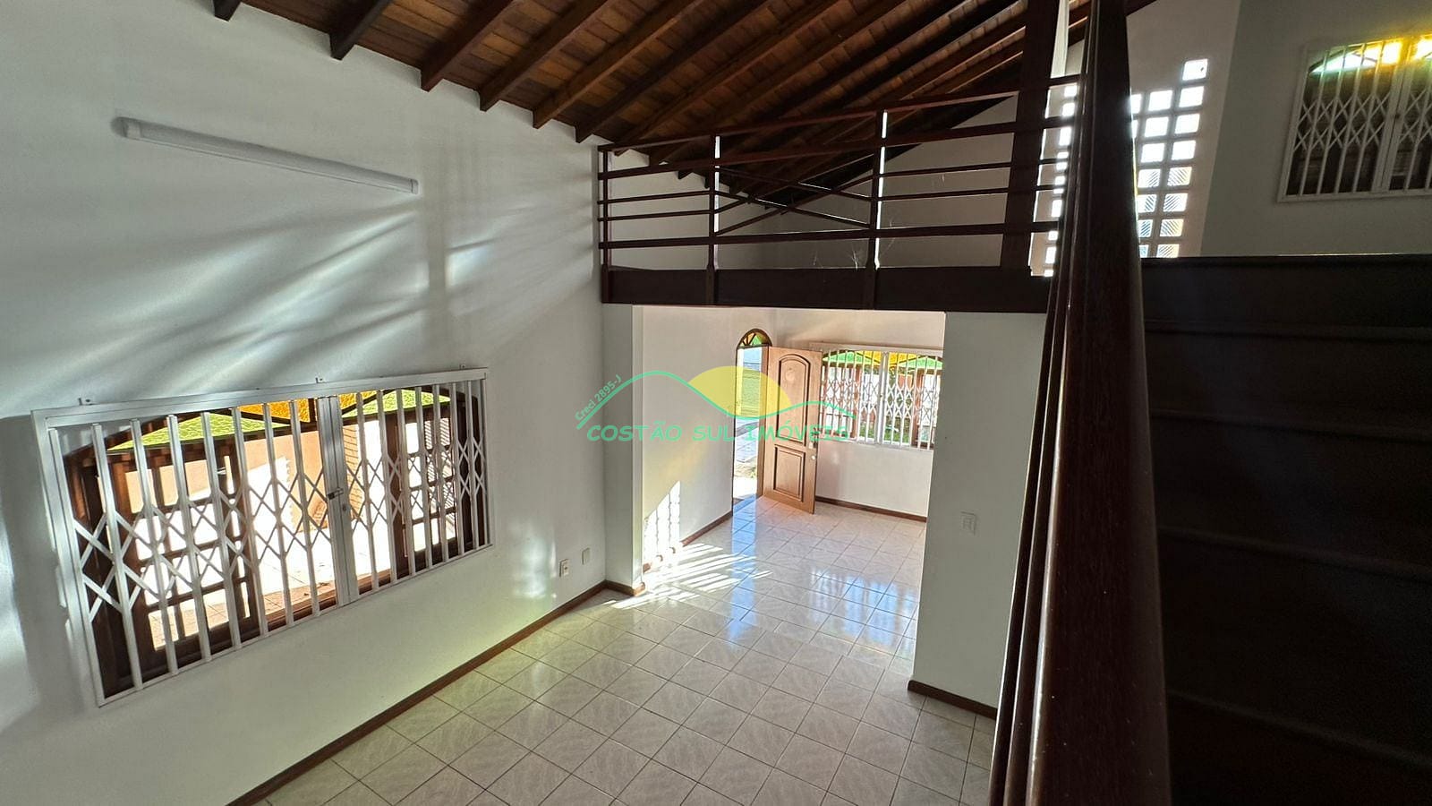 Casa à venda e aluguel com 3 quartos, 240m² - Foto 28